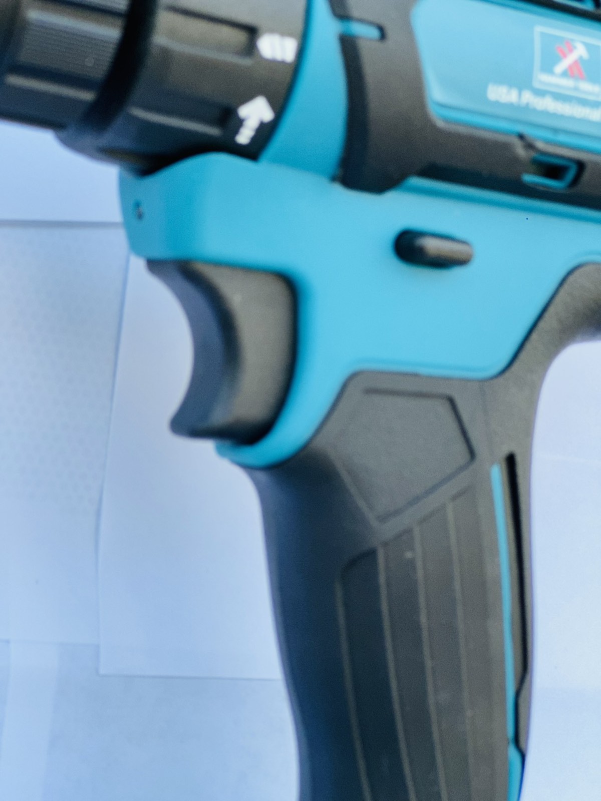 AKUMULÁTOROVÁ VŔTAČKA KLADIVO NÁRADIE 18V S 2 AKUMULÁTORMI