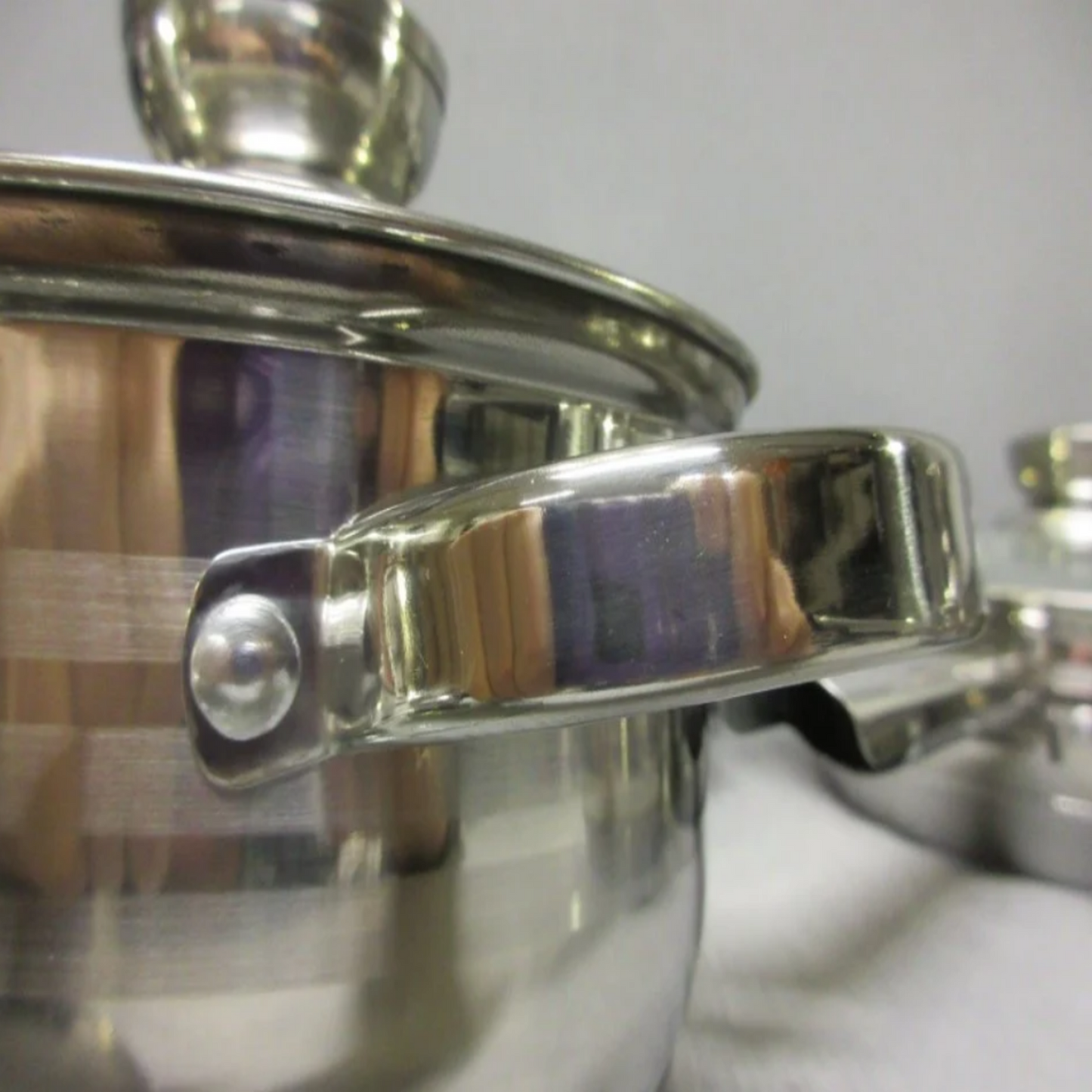 12-dielna súprava ťažkého riadu vyrobená z ocele INOX 18/10